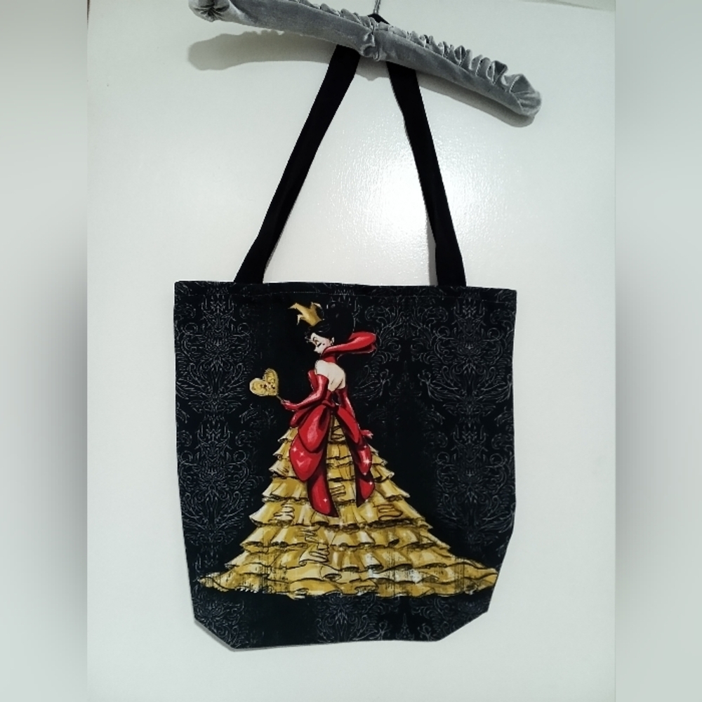 NWOT Queen of Hearts Tote Bag - Art of Disney Villains Designer Collection